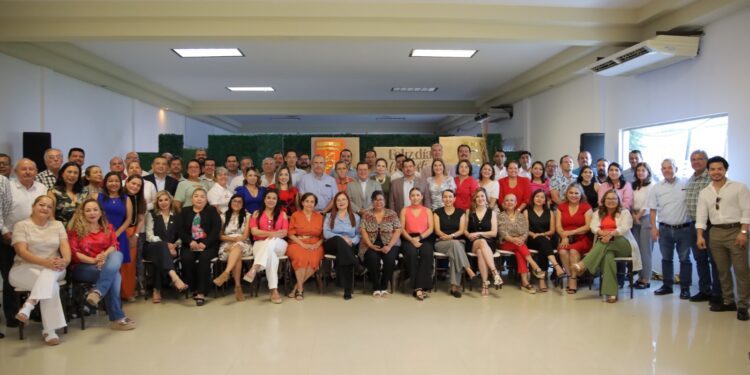 La FDCSV reconoce vocación y entrega de sus Maestros