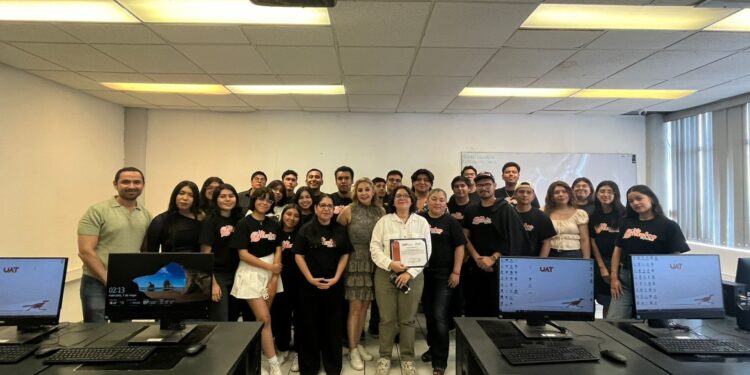 Arranca con fuerza “Yo Comunico Digital 9.0” en la FDCSV de la UAT