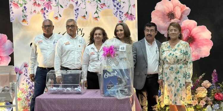 Realiza SUTUAT festejo por el Día de la Madre