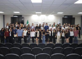 Estudiantes viven el derecho constitucional