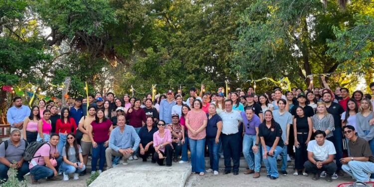 Estudiantes de la FDCSV promueven el respeto por la vida en visita a la Granja “La Adela”