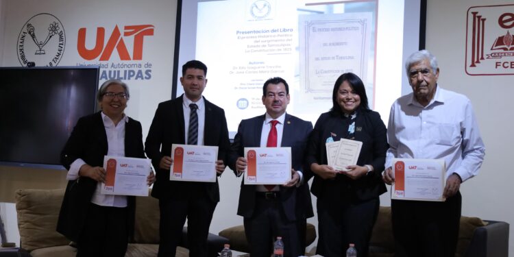 Académicos de la FDCSV presentan libro sobre la Constitución de 1825