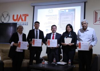 Académicos de la FDCSV presentan libro sobre la Constitución de 1825