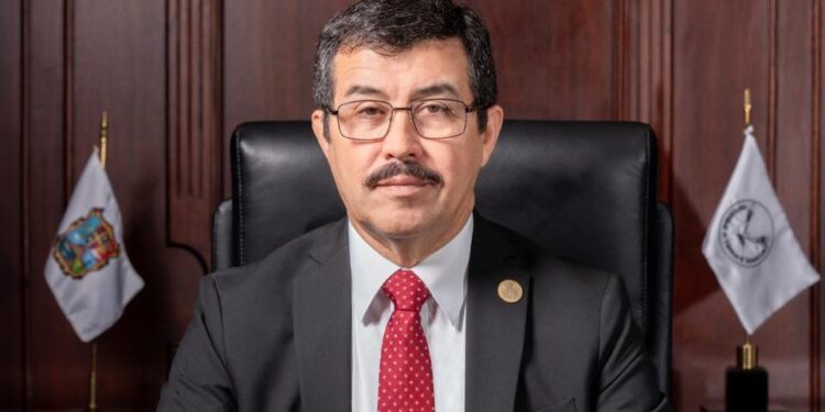 Dámaso Anaya está entre los rectores mejor evaluados de México