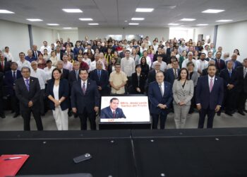 Honra FDCSV legado del Mtro. Jesús Lavín Santos del Prado al dar su nombre al edificio de Derecho