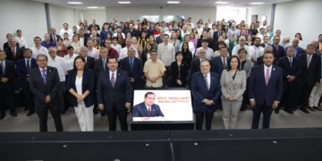 Honra FDCSV legado del Mtro. Jesús Lavín Santos del Prado al dar su nombre al edificio de Derecho