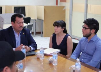 Reconocen búhos apoyo del Rector de la UAT para movilidad académica