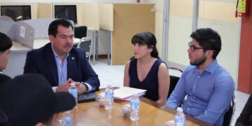 Reconocen búhos apoyo del Rector de la UAT para movilidad académica