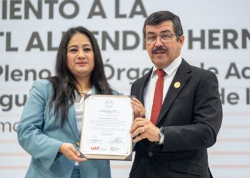 Reconoce UAT trayectoria judicial de Xóchitl Almendra Hernández Torres